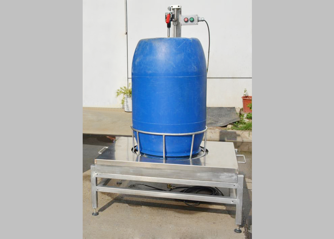 塑料桶自动清洗机_塑料桶清洗设备-广州科立盈自动洗桶机器厂家